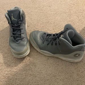 Size 10 men’s cool gray/gray air flight Jordan’s